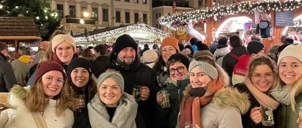 Der Jahresabschluss mit der Weihnachtsmarkt-Tour durch Bayern. Hier mit der SG Würzburg und SG Passau zu Gast in Augsburg.